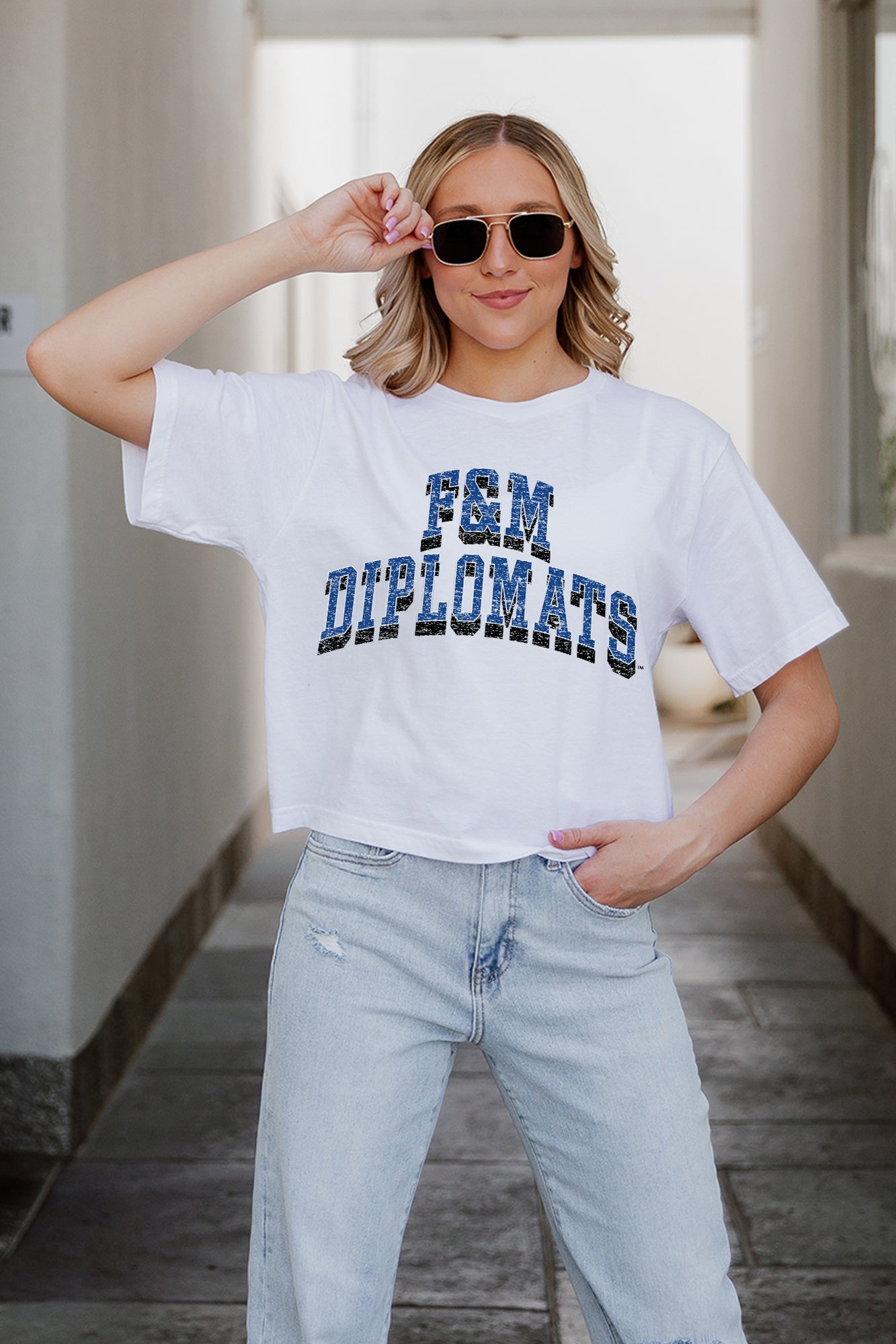 F&M DIPLOMATS CLAIM TO FAME BOXY FIT WOMEN'S CROPPED TEE