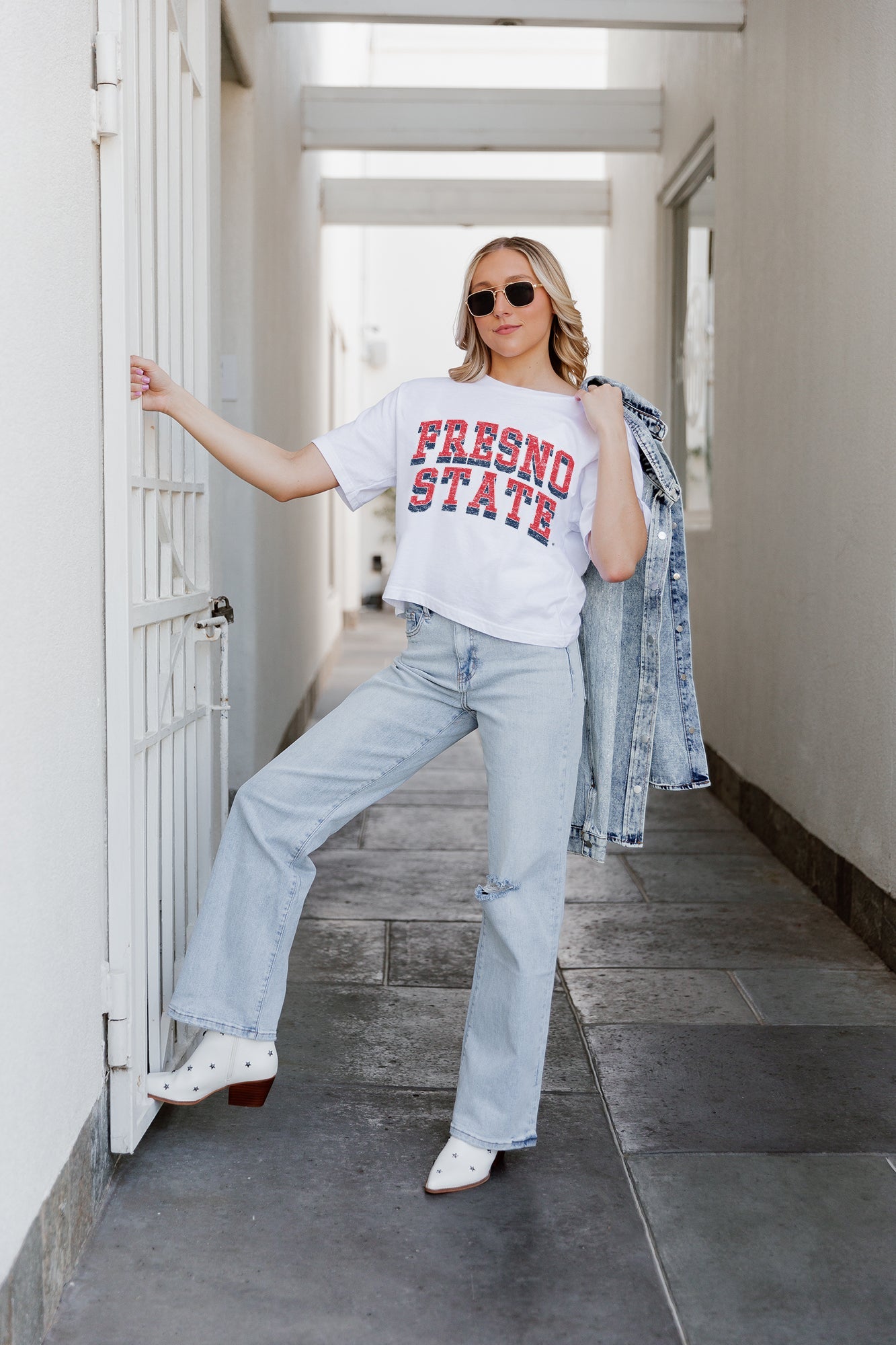 FRESNO STATE BULLDOGS CLAIM TO FAME BOXY FIT WOMEN'S CROPPED TEE