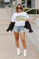 GREEN BAY PACKERS CLAIM TO FAME BOXY FIT WOMEN'S CROPPED TEE