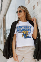 KENTUCKY WILDCATS GAMEDAY GOALS BOXY FIT WOMEN'S CROP TEE