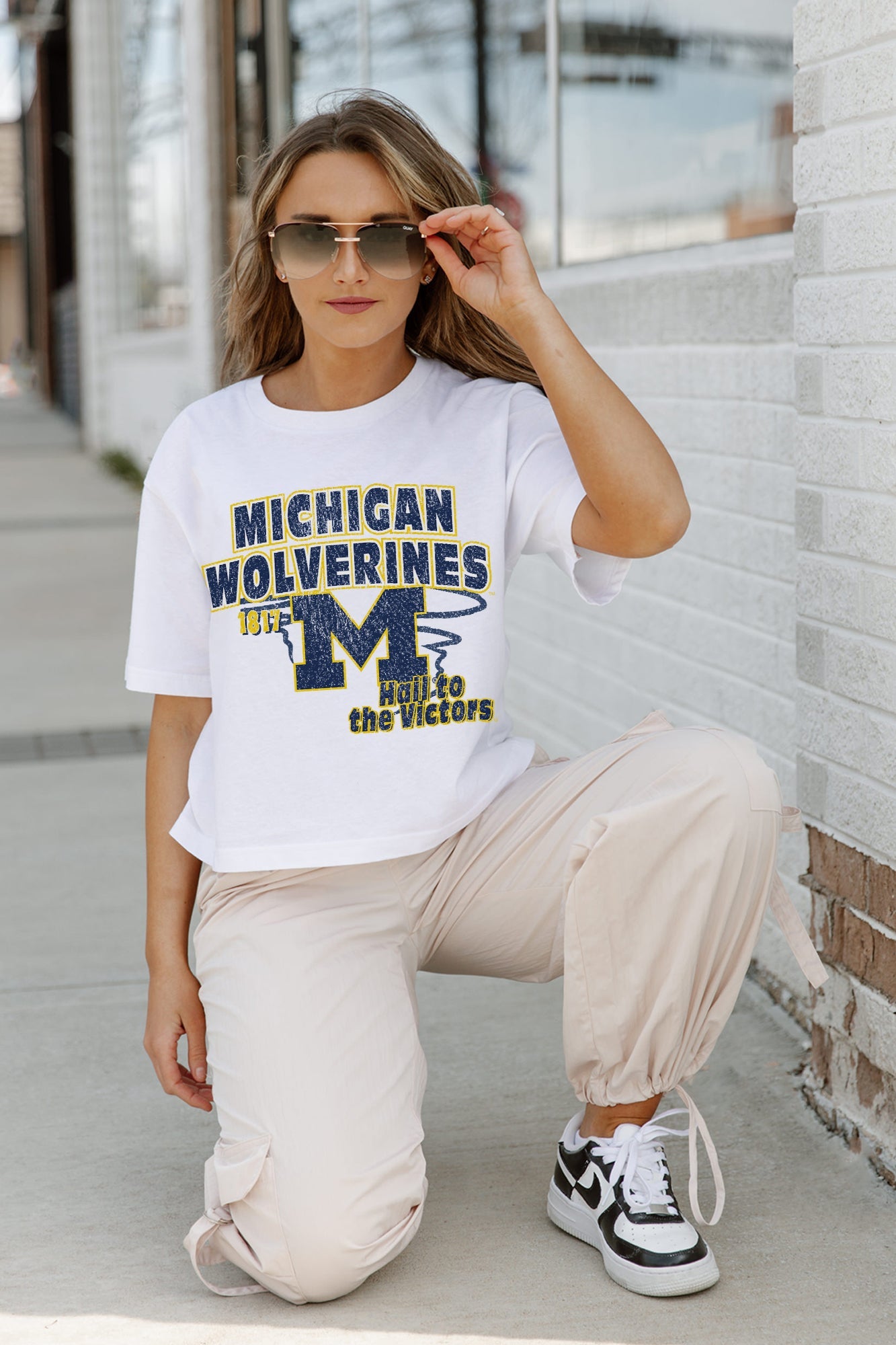 MICHIGAN WOLVERINES GAMEDAY GOALS BOXY FIT WOMEN'S CROP TEE