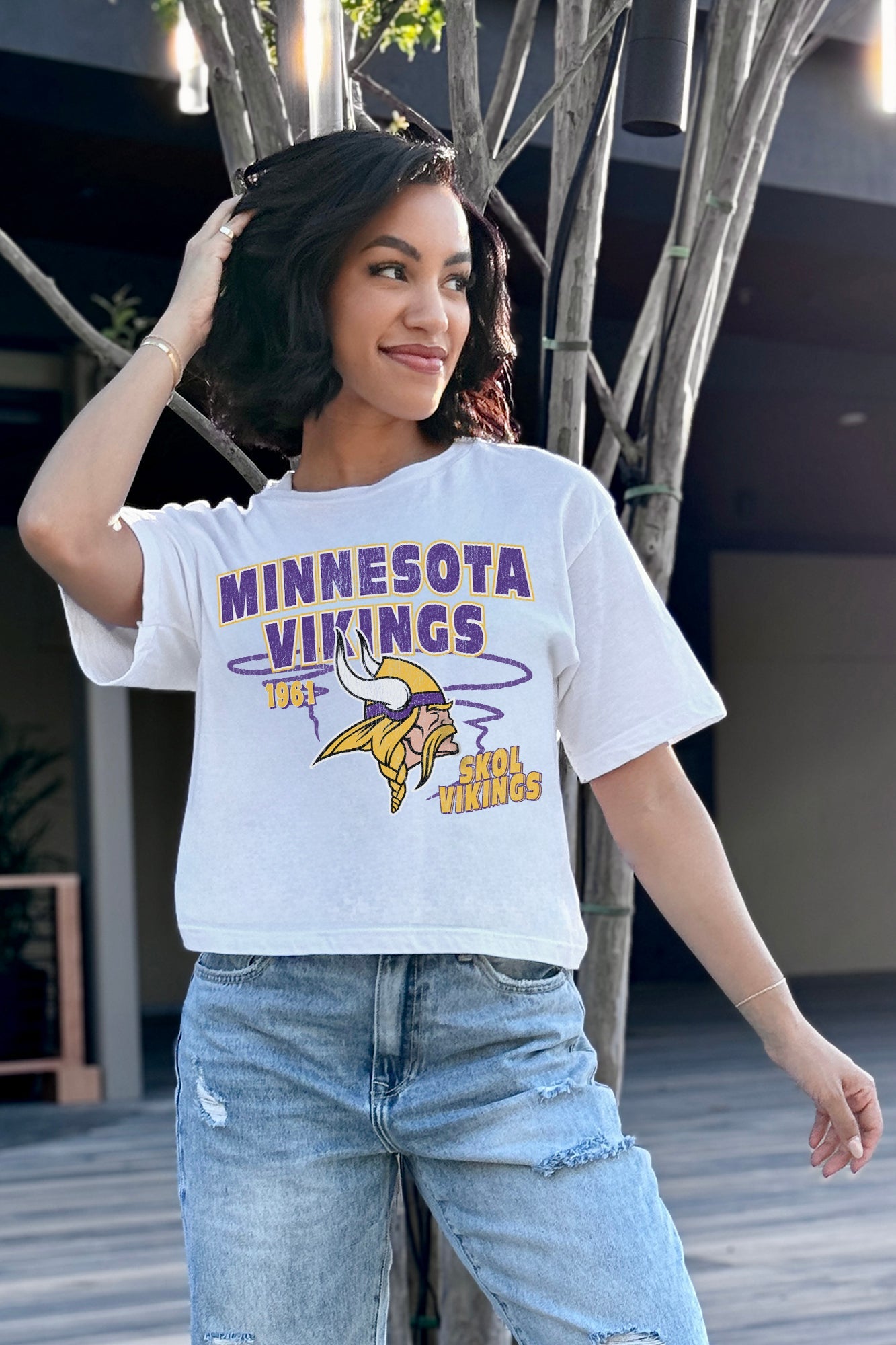 MINNESOTA VIKINGS GAMEDAY GOALS BOXY FIT WOMEN'S CROP TEE