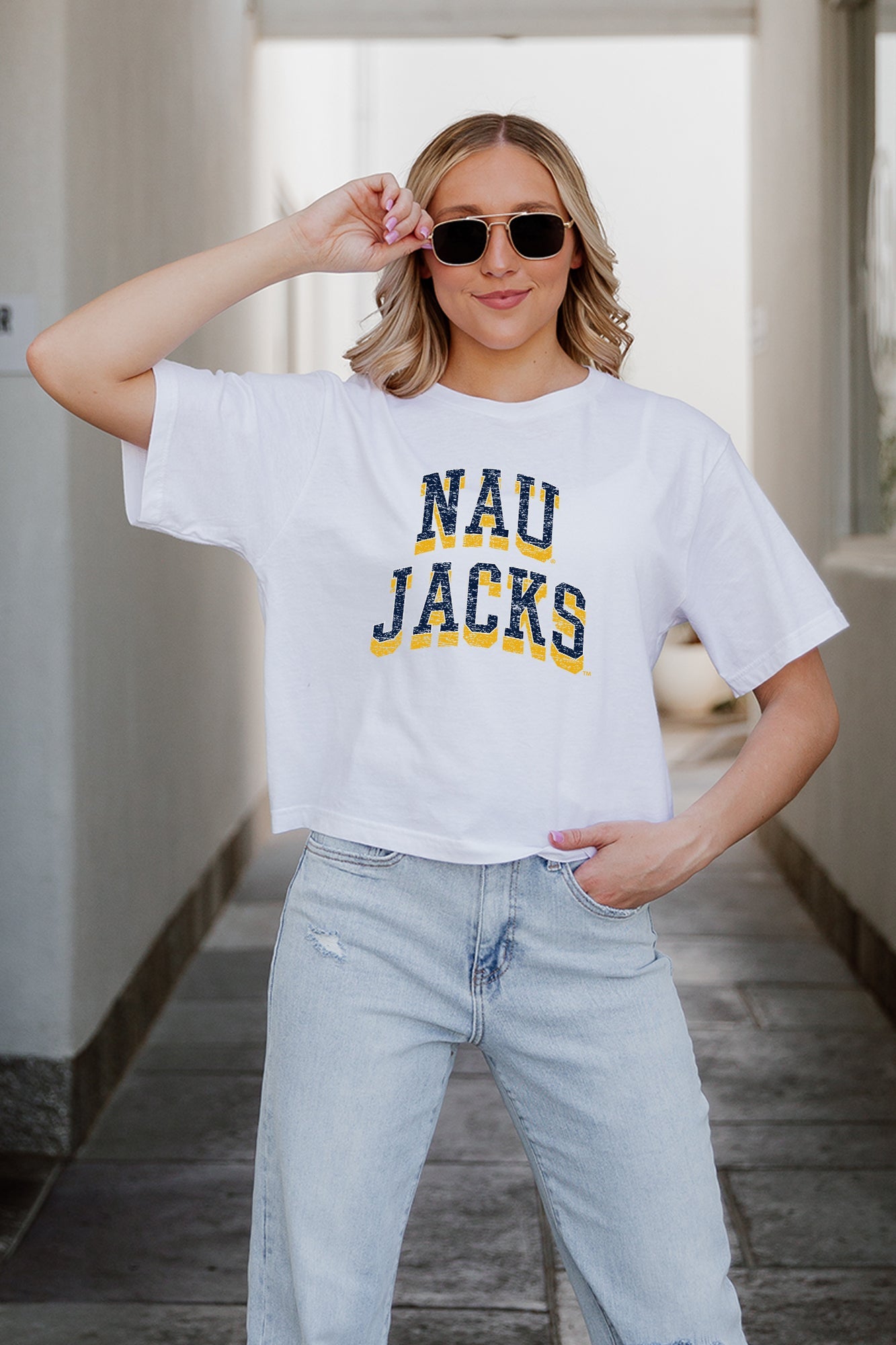 NORTHERN ARIZONA LUMBERJACKS CLAIM TO FAME BOXY FIT WOMEN'S CROPPED TEE