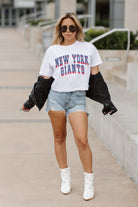 NEW YORK GIANTS CLAIM TO FAME BOXY FIT WOMEN'S CROPPED TEE