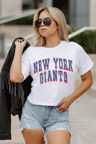 NEW YORK GIANTS CLAIM TO FAME BOXY FIT WOMEN'S CROPPED TEE