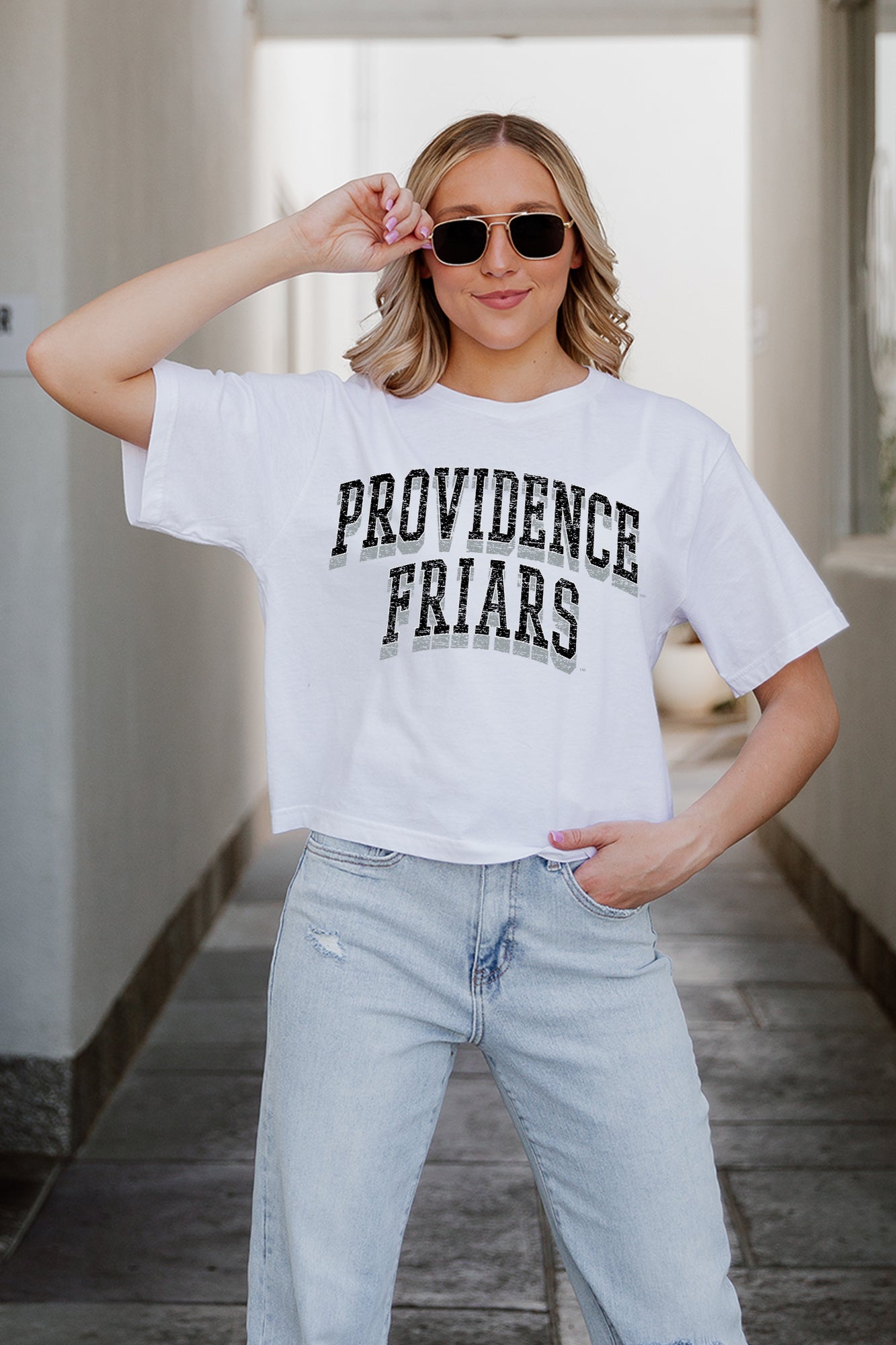 PROVIDENCE FRIARS CLAIM TO FAME BOXY FIT WOMEN'S CROPPED TEE