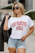 SAN FRANCISCO 49ERS CLAIM TO FAME BOXY FIT WOMEN'S CROPPED TEE