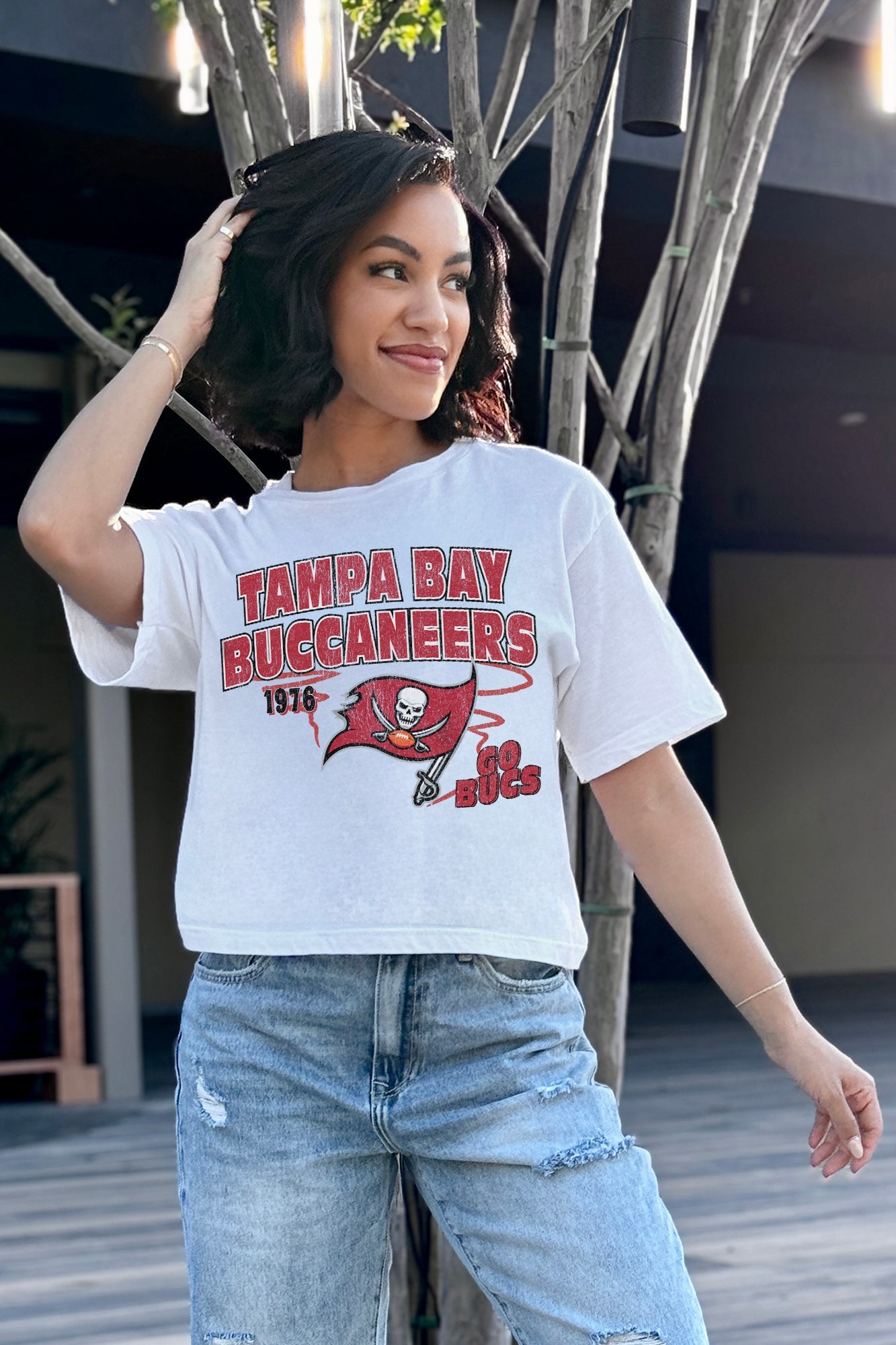 TAMPA BAY BUCCANEERS GAMEDAY GOALS BOXY FIT WOMEN'S CROP TEE