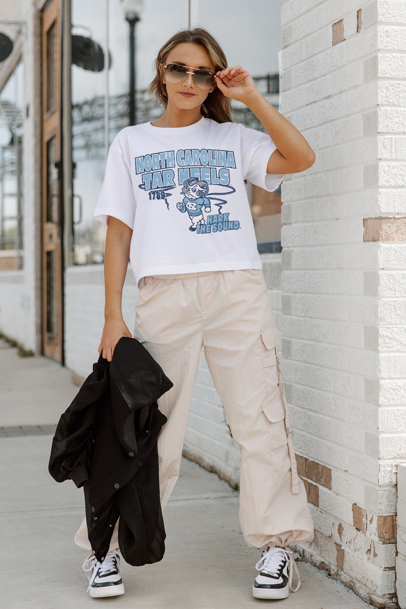 NORTH CAROLINA TAR HEELS GAMEDAY GOALS BOXY FIT WOMEN'S CROP TEE