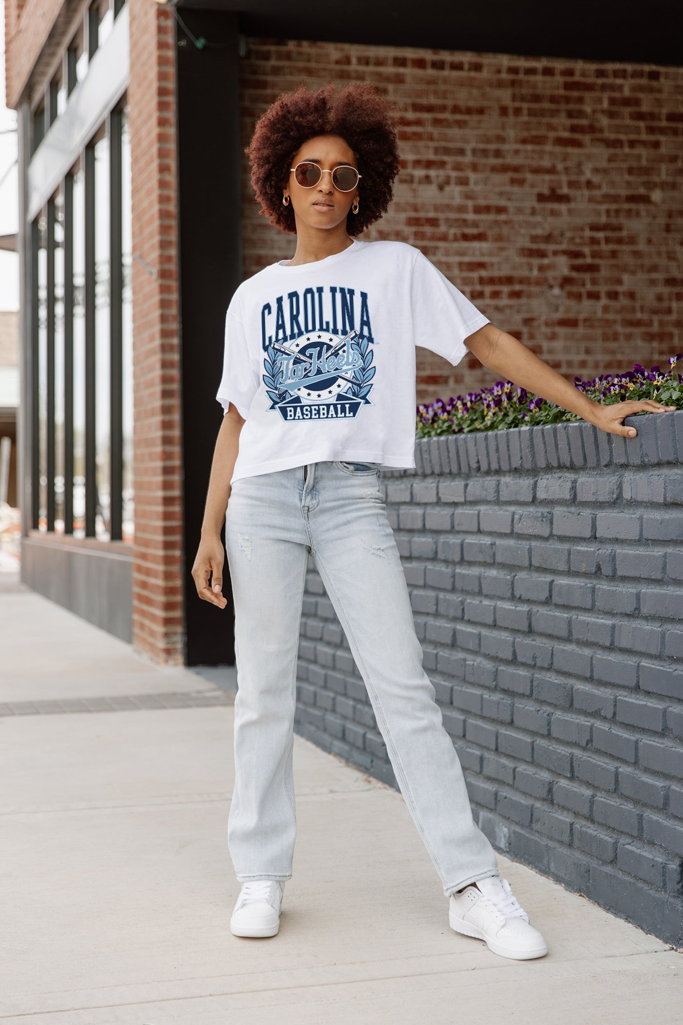 NORTH CAROLINA TAR HEELS BASES LOADED BOXY FIT WOMEN'S CROP TEE