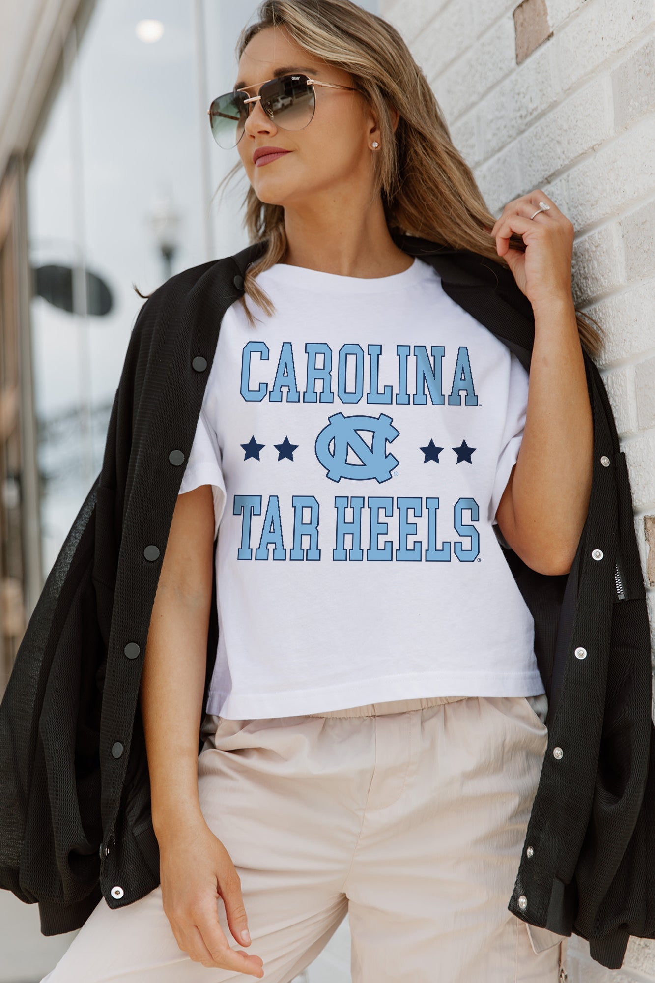 NORTH CAROLINA TAR HEELS TO THE POINT BOXY FIT WOMEN'S CROP TEE