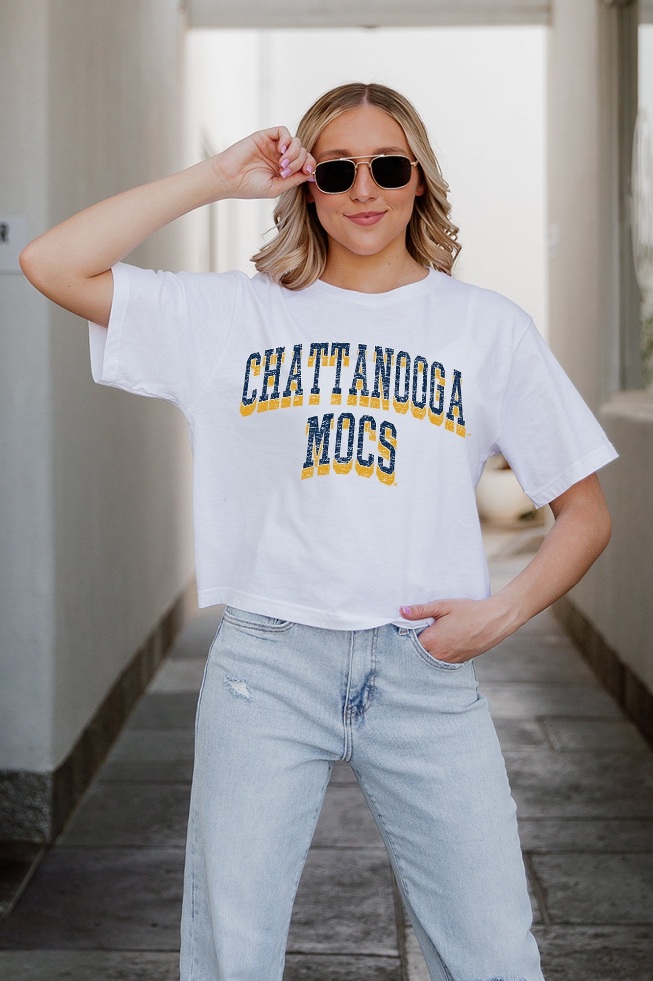 CHATTANOOGA MOCS CLAIM TO FAME BOXY FIT WOMEN'S CROPPED TEE