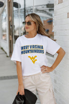 WEST VIRGINIA MOUNTAINEERS GAMEDAY GOALS BOXY FIT WOMEN'S CROP TEE