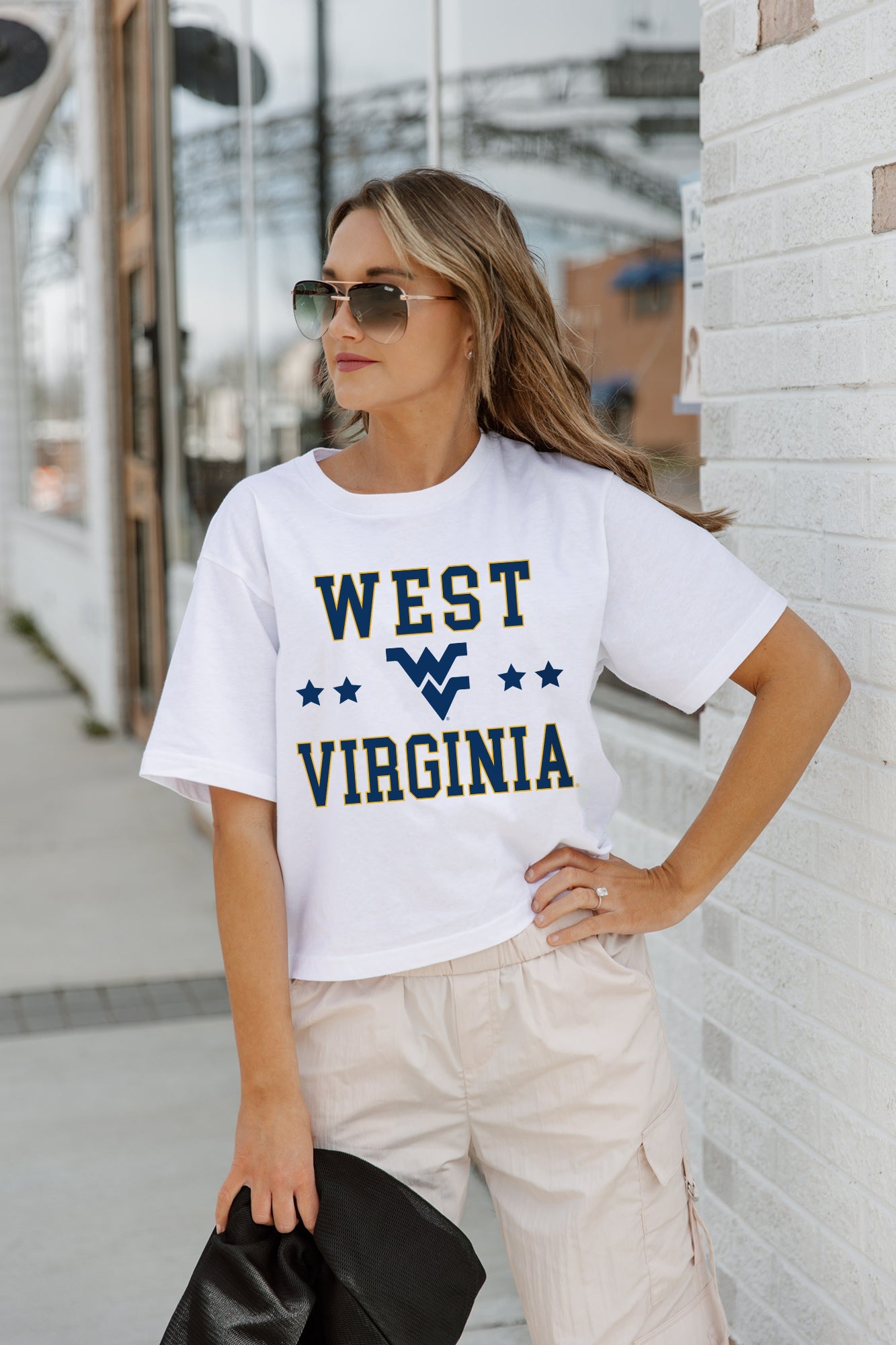 WEST VIRGINIA MOUNTAINEERS TO THE POINT BOXY FIT WOMEN'S CROP TEE