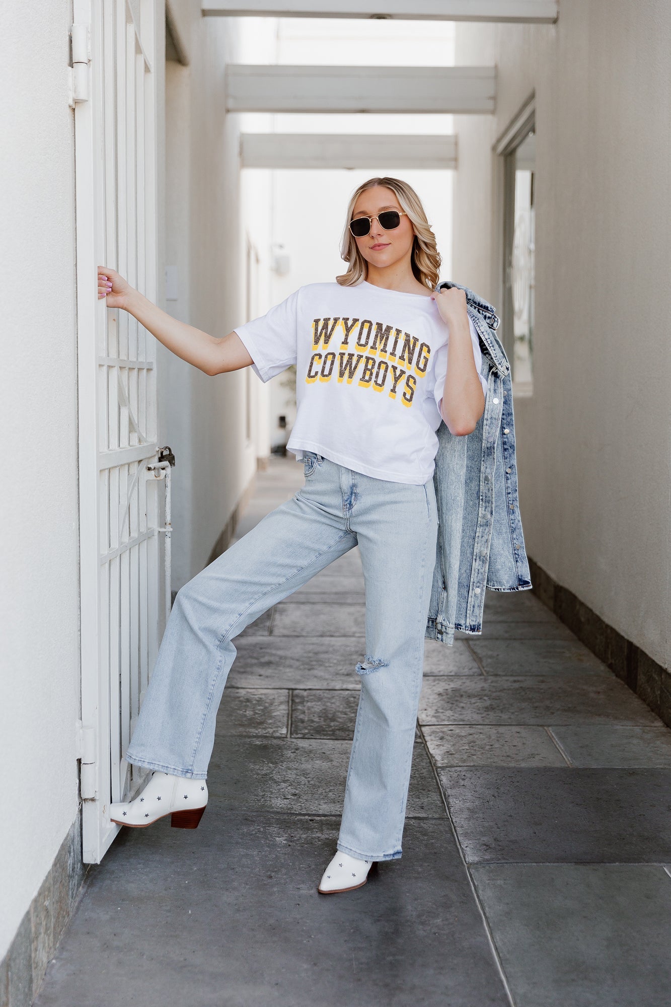 WYOMING COWBOYS CLAIM TO FAME BOXY FIT WOMEN'S CROPPED TEE