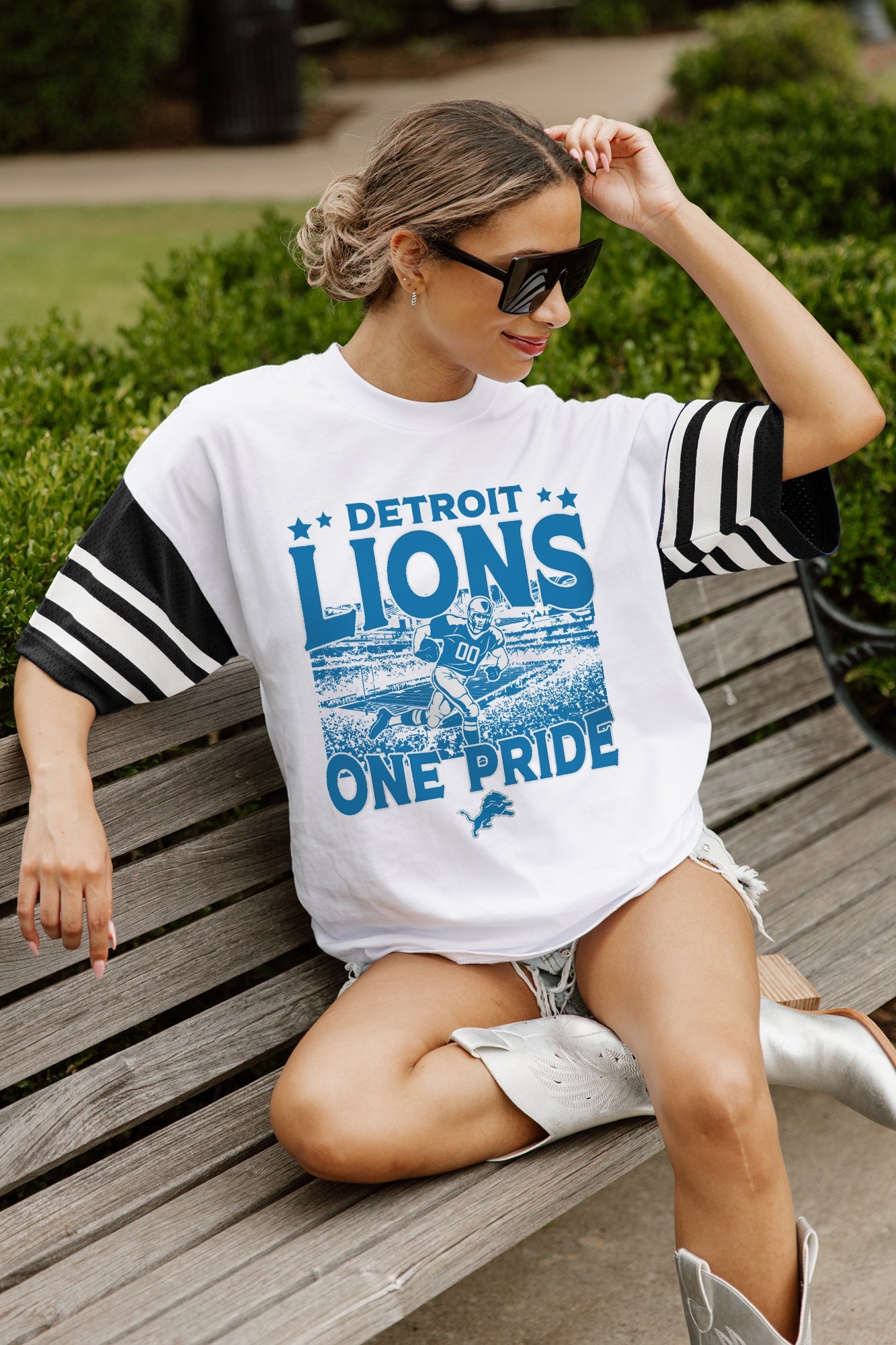 DETROIT LIONS CROWD PLEASER VINTAGE LOOK SHORT SLEEVE SPORTS STRIPE RAGLAN TEE