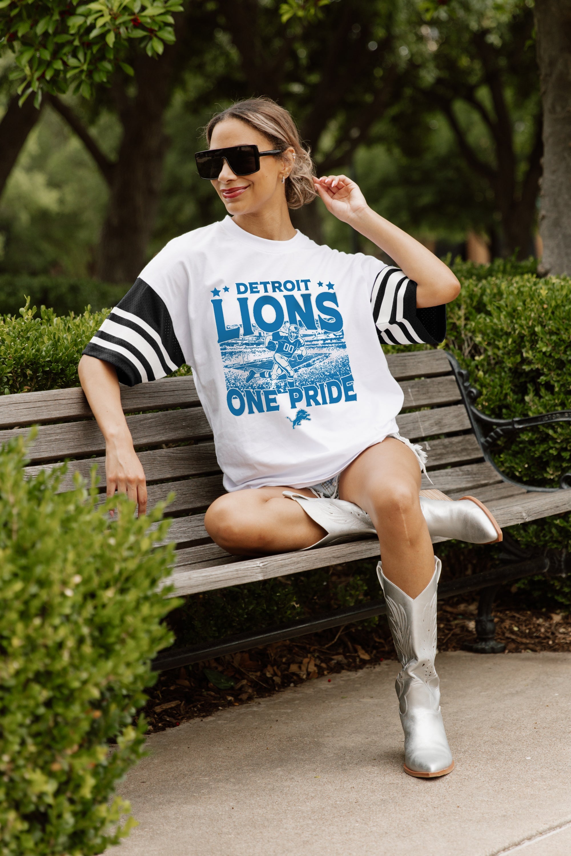 DETROIT LIONS CROWD PLEASER VINTAGE LOOK SHORT SLEEVE SPORTS STRIPE RAGLAN TEE