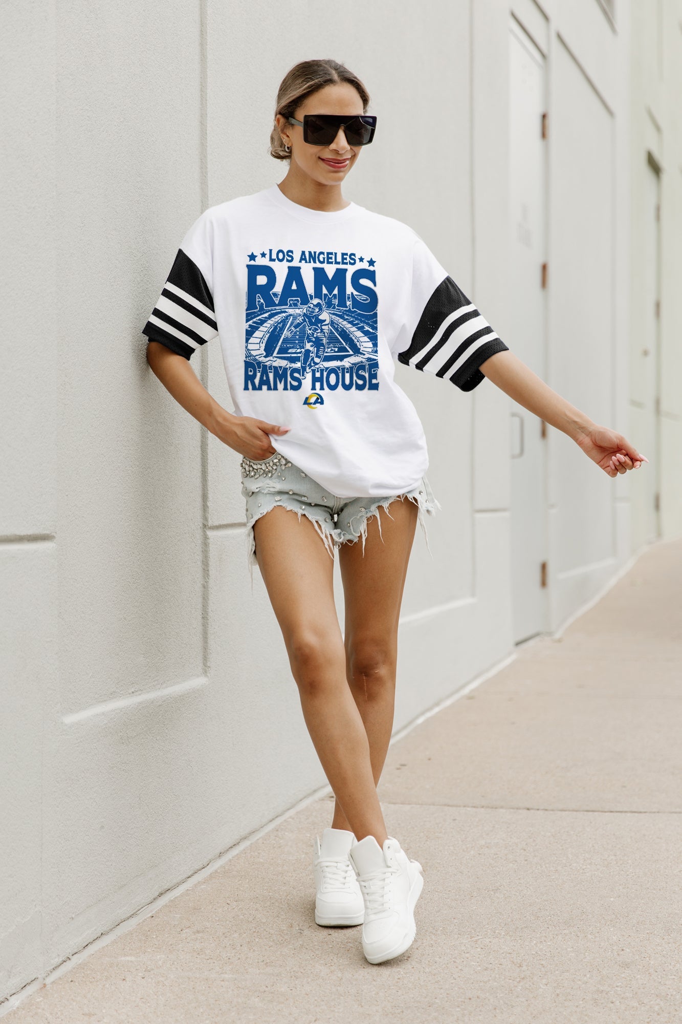 LOS ANGELES RAMS CROWD PLEASER VINTAGE LOOK SHORT SLEEVE SPORTS STRIPE RAGLAN TEE