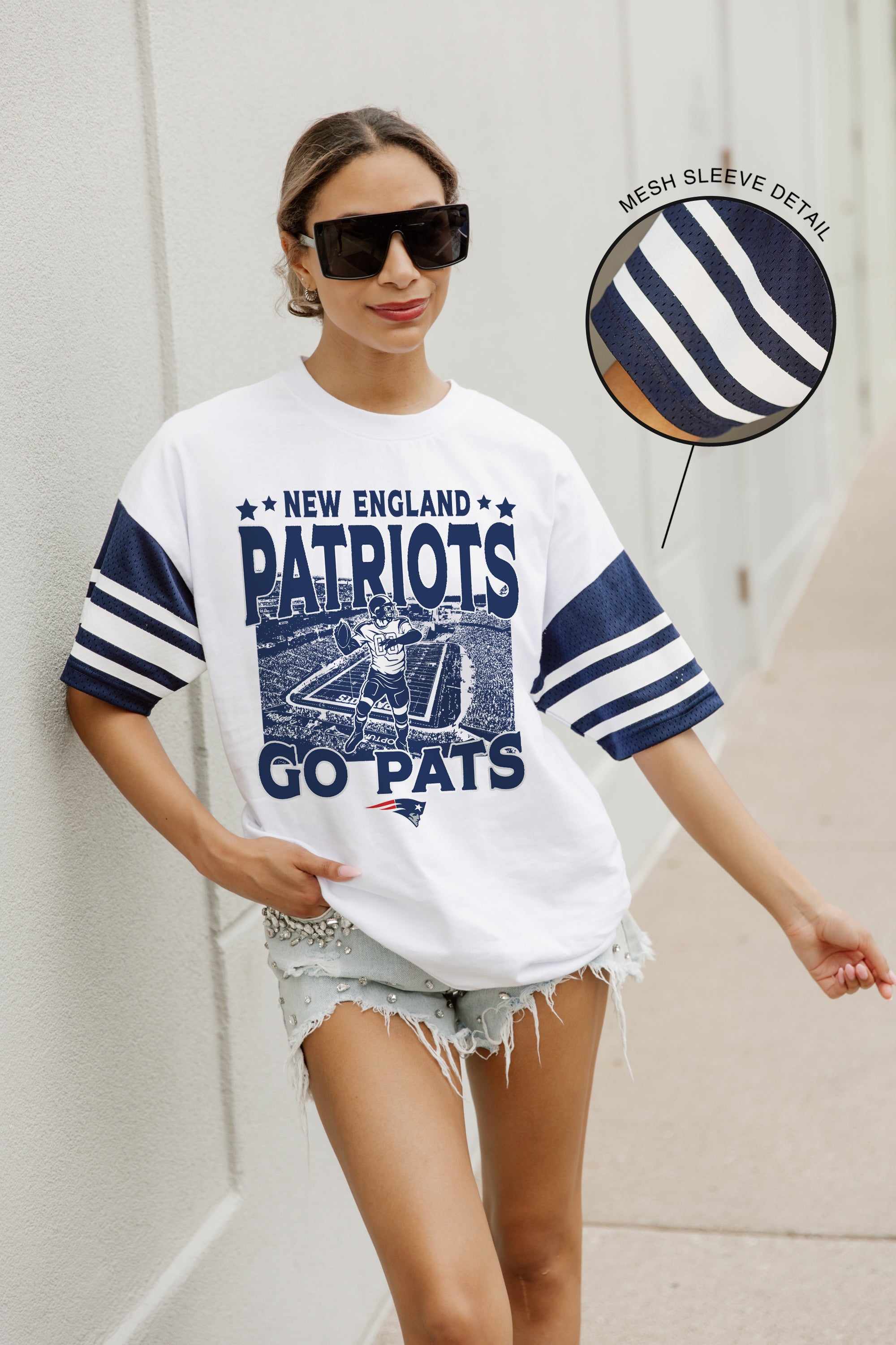 NEW ENGLAND PATRIOTS CROWD PLEASER VINTAGE LOOK SHORT SLEEVE SPORTS STRIPE RAGLAN TEE