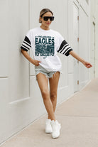 PHILADELPHIA EAGLES CROWD PLEASER VINTAGE LOOK SHORT SLEEVE SPORTS STRIPE RAGLAN TEE