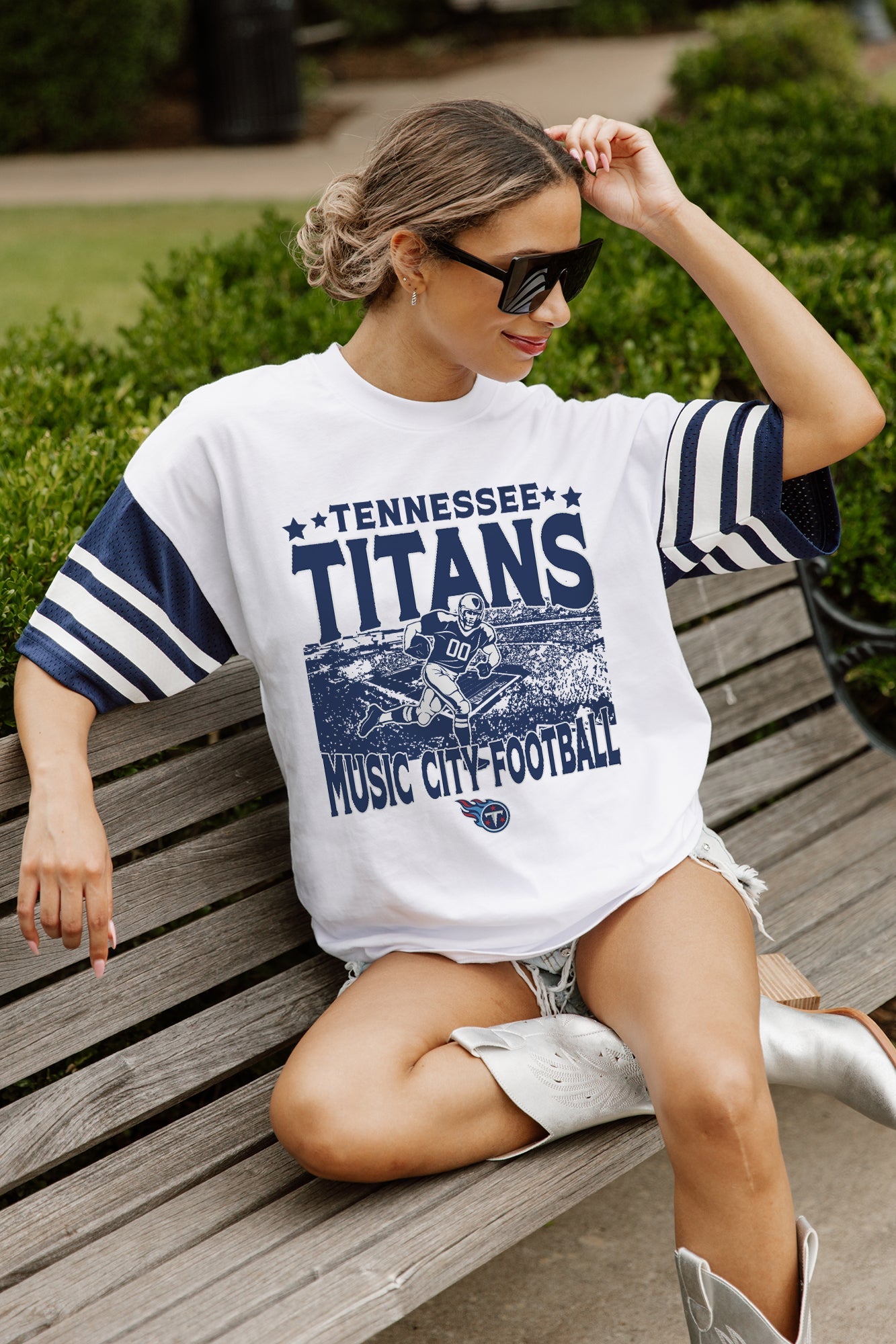 TENNESSEE TITANS CROWD PLEASER VINTAGE LOOK SHORT SLEEVE SPORTS STRIPE RAGLAN TEE