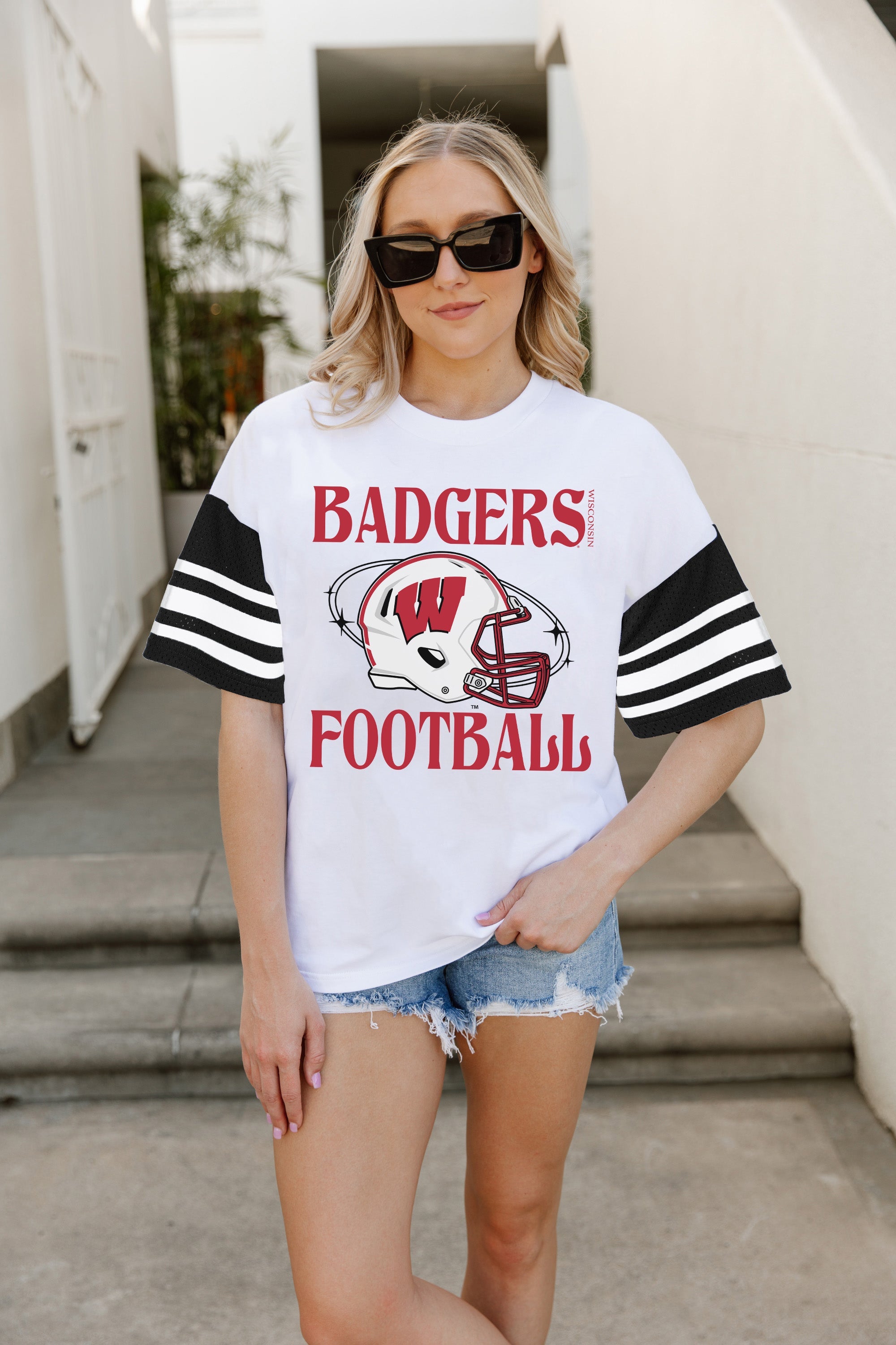 WISCONSIN BADGERS STARTING LINEUP VINTAGE LOOK SHORT SLEEVE SPORTS STRIPE RAGLAN TEE