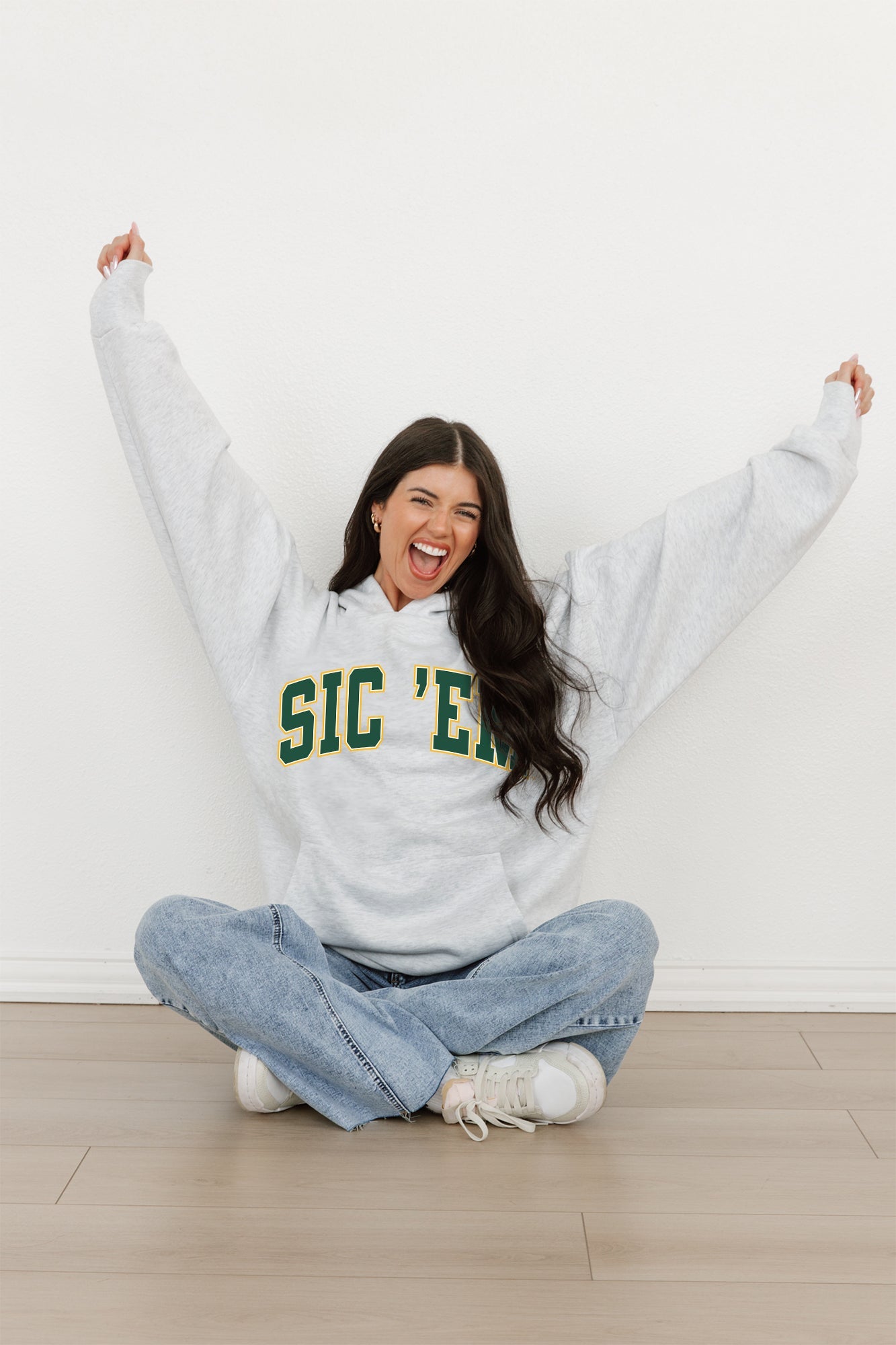 BAYLOR BEARS WINNING LOOK OVERSIZED PREMIUM WEIGHT HOODIE BY MADI PREWETT TROUTT