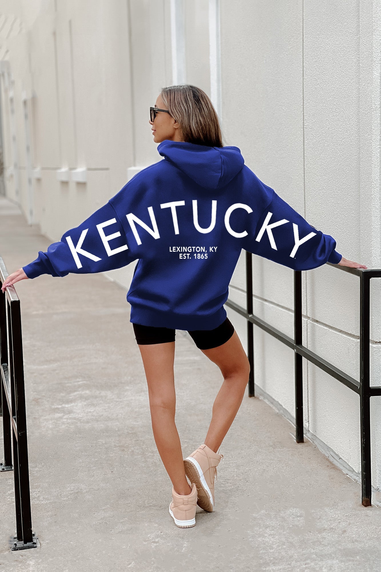 KENTUCKY WILDCATS NEVER STOP OVERSIZED PREMIUM WEIGHT HOODIE