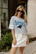 CAROLINA PANTHERS GRIDIRON GLAM SHORT SLEEVE CROP TEE WITH SPORT STRIPE DETAIL