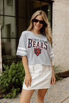 CHICAGO BEARS GRIDIRON GLAM SHORT SLEEVE CROP TEE WITH SPORT STRIPE DETAIL