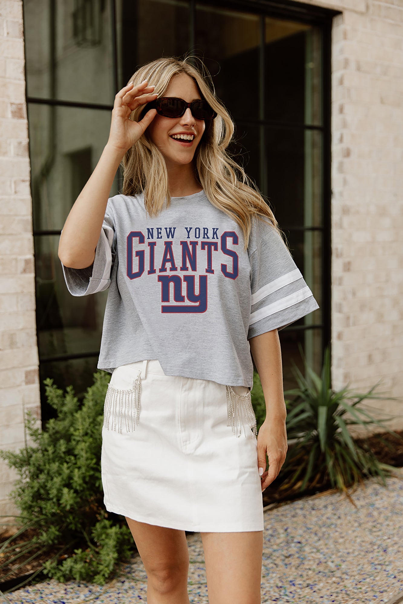 DALLAS COWBOYS GRIDIRON GLAM SHORT SLEEVE CROP TEE WITH SPORT STRIPE DETAIL