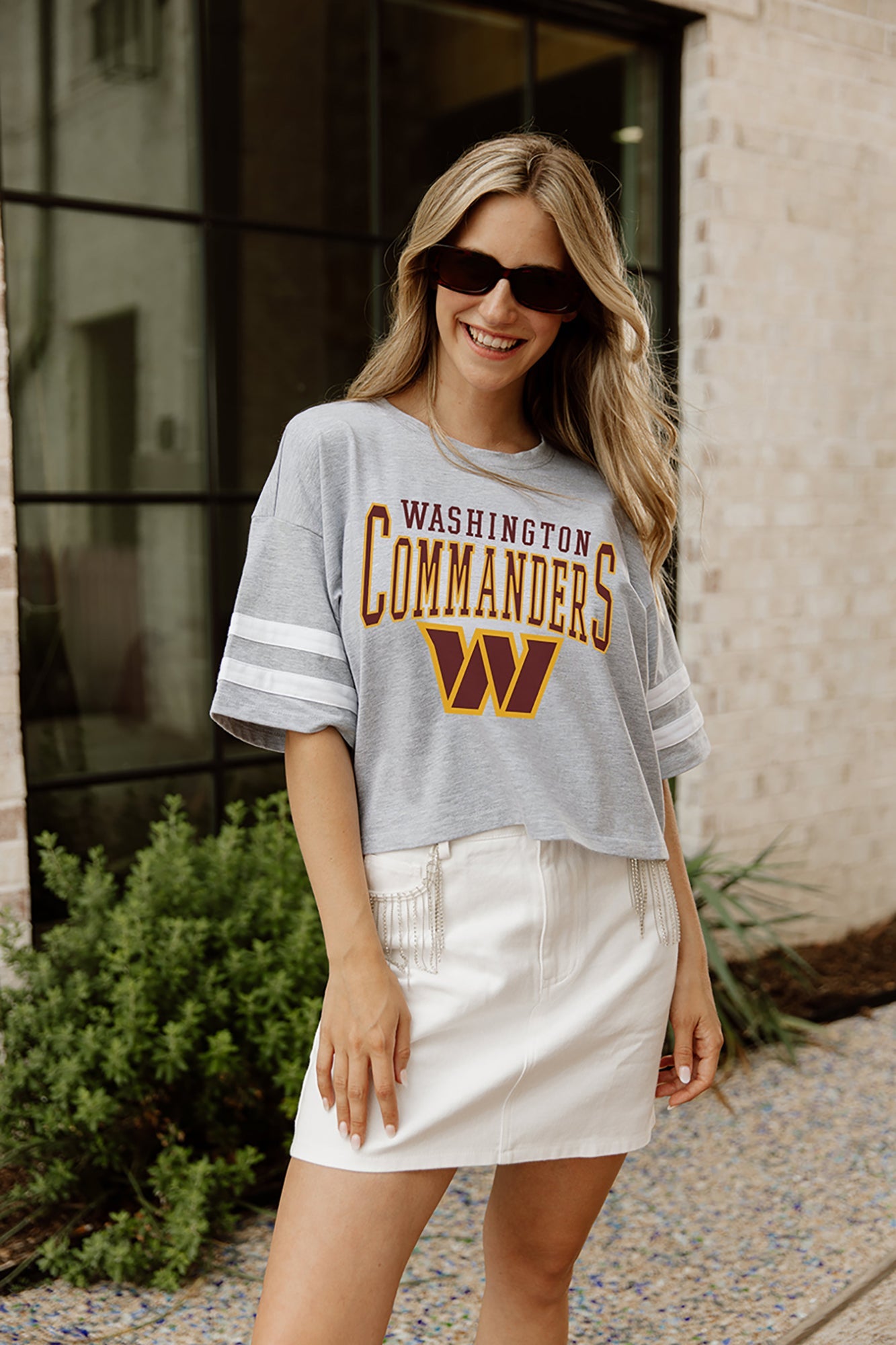 WASHINGTON COMMANDERS GRIDIRON GLAM SHORT SLEEVE CROP TEE WITH SPORT STRIPE DETAIL