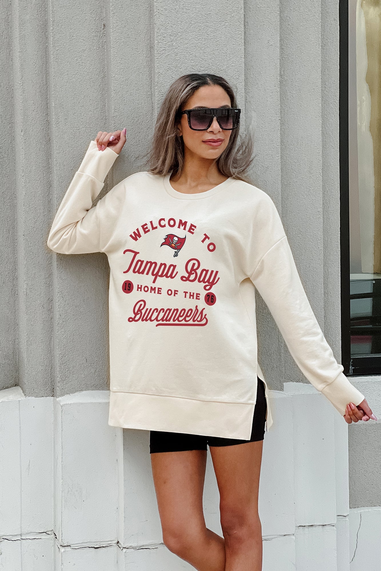 TAMPA BAY BUCCANEERS OFFSIDE SIDE SLIT PULLOVER – GAMEDAY COUTURE