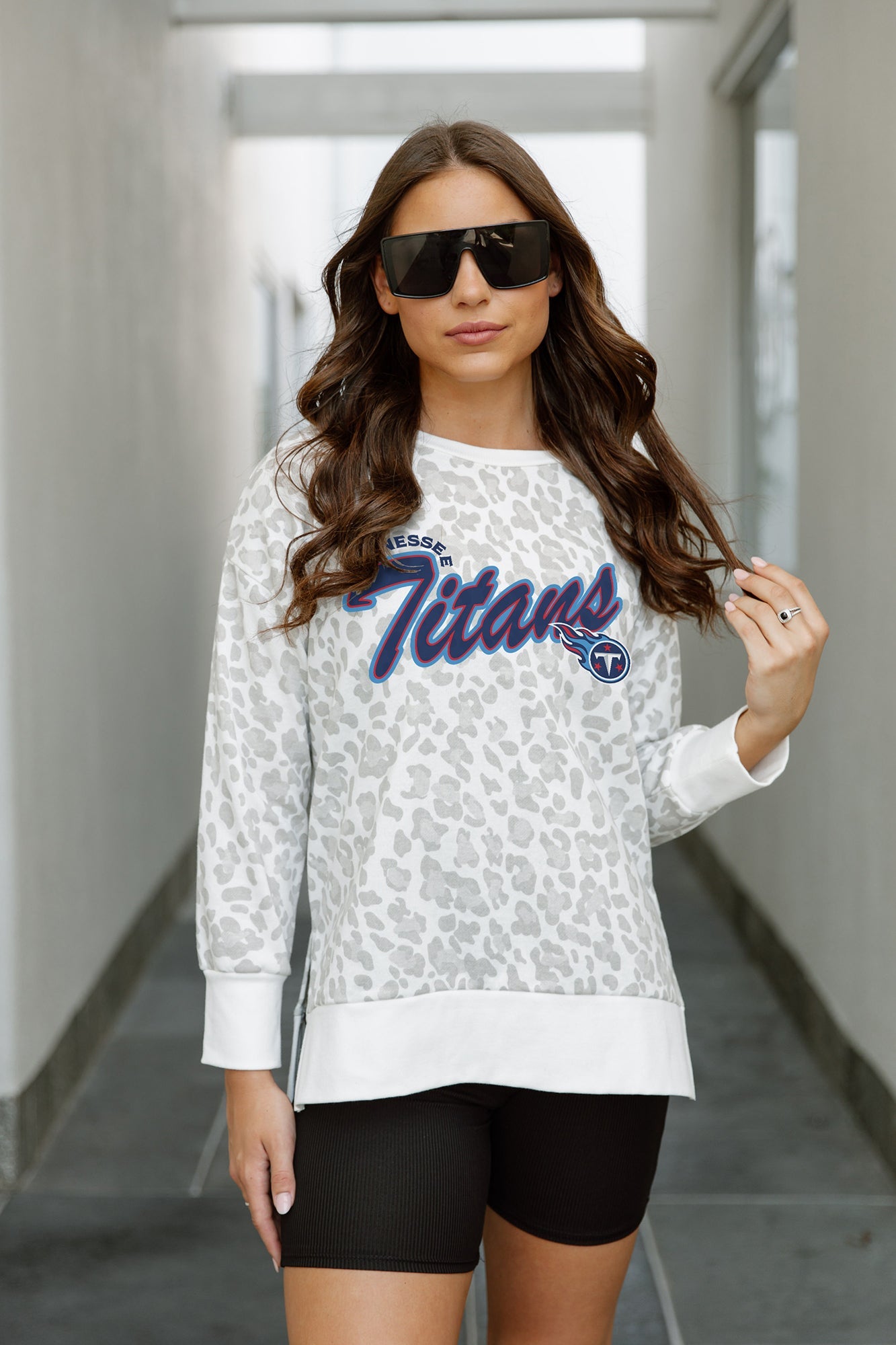 TENNESSEE TITANS FEELING WILD SIDE SLIT PULLOVER