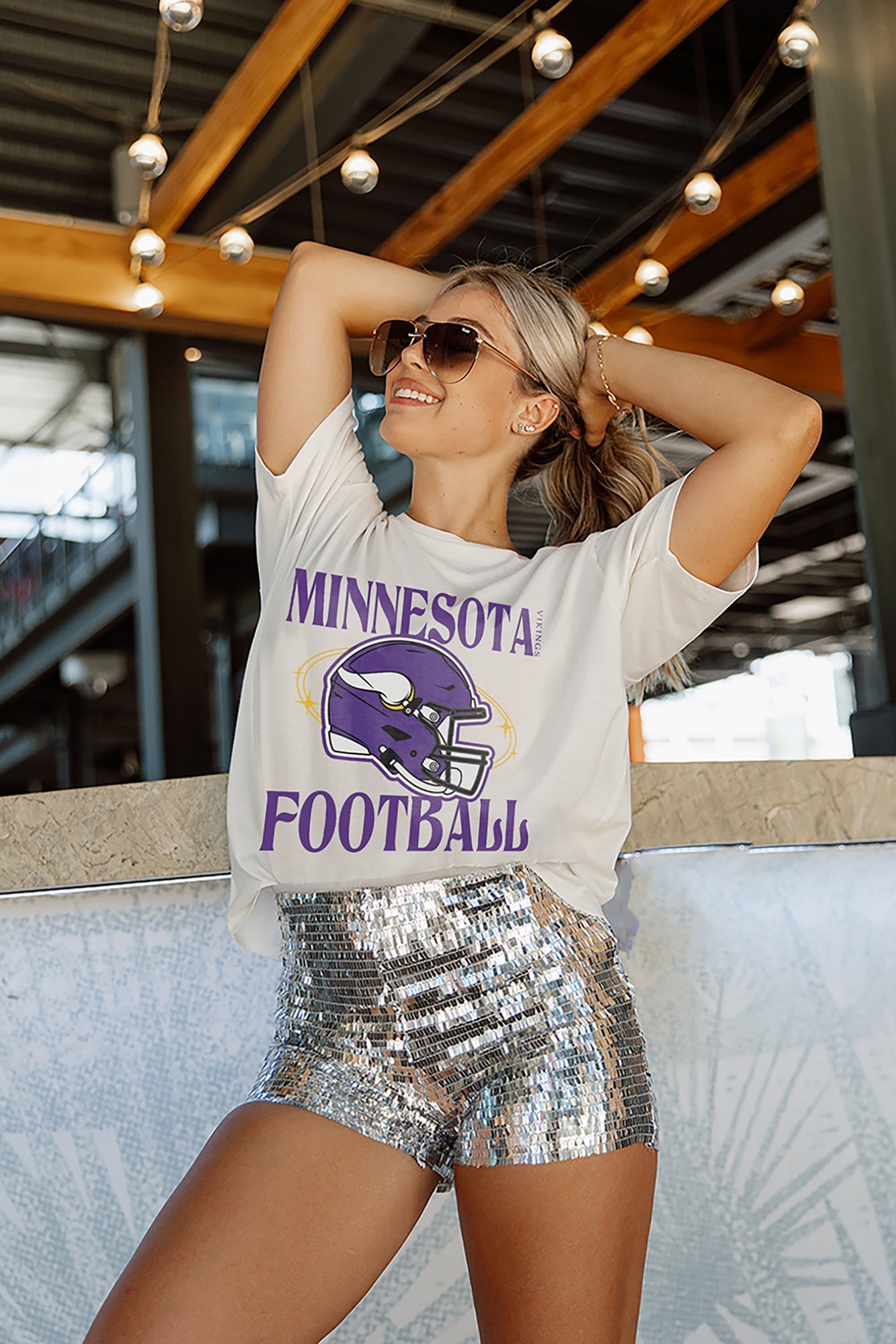 Minnesota Vikings Victorious Vixen Short Sleeve Flowy Tee L / White