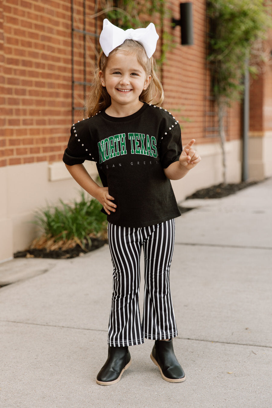 NORTH TEXAS MEAN GREEN AFTER PARTY KIDS STUDDED SHORT SLEEVE MODERATELY CROPPED TEE