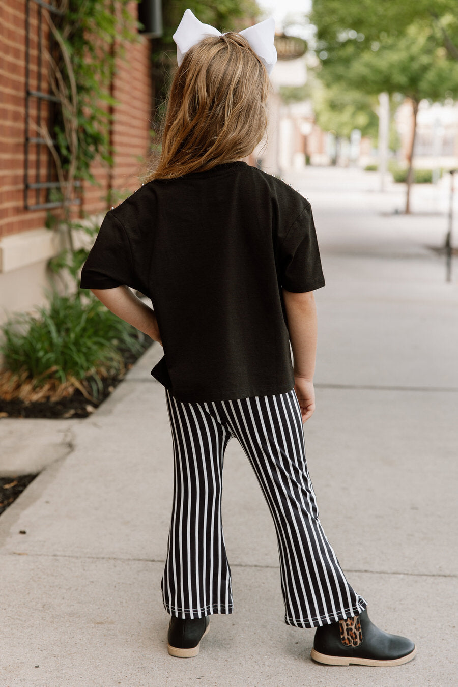 NORTH TEXAS MEAN GREEN AFTER PARTY KIDS STUDDED SHORT SLEEVE MODERATELY CROPPED TEE