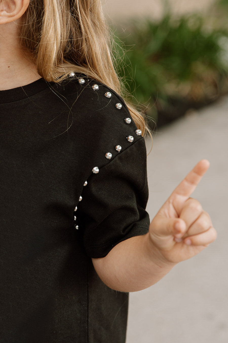 NORTH TEXAS MEAN GREEN AFTER PARTY KIDS STUDDED SHORT SLEEVE MODERATELY CROPPED TEE