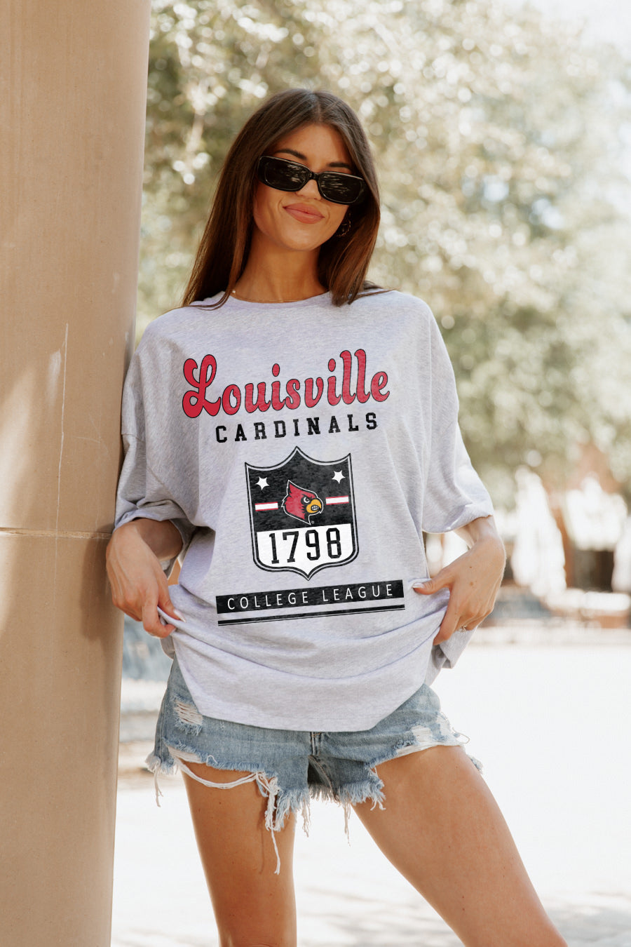LOUISVILLE CARDINALS RUNNING BACK BOX SHOULDER BOYFRIEND TEE BY MADI P –  GAMEDAY COUTURE