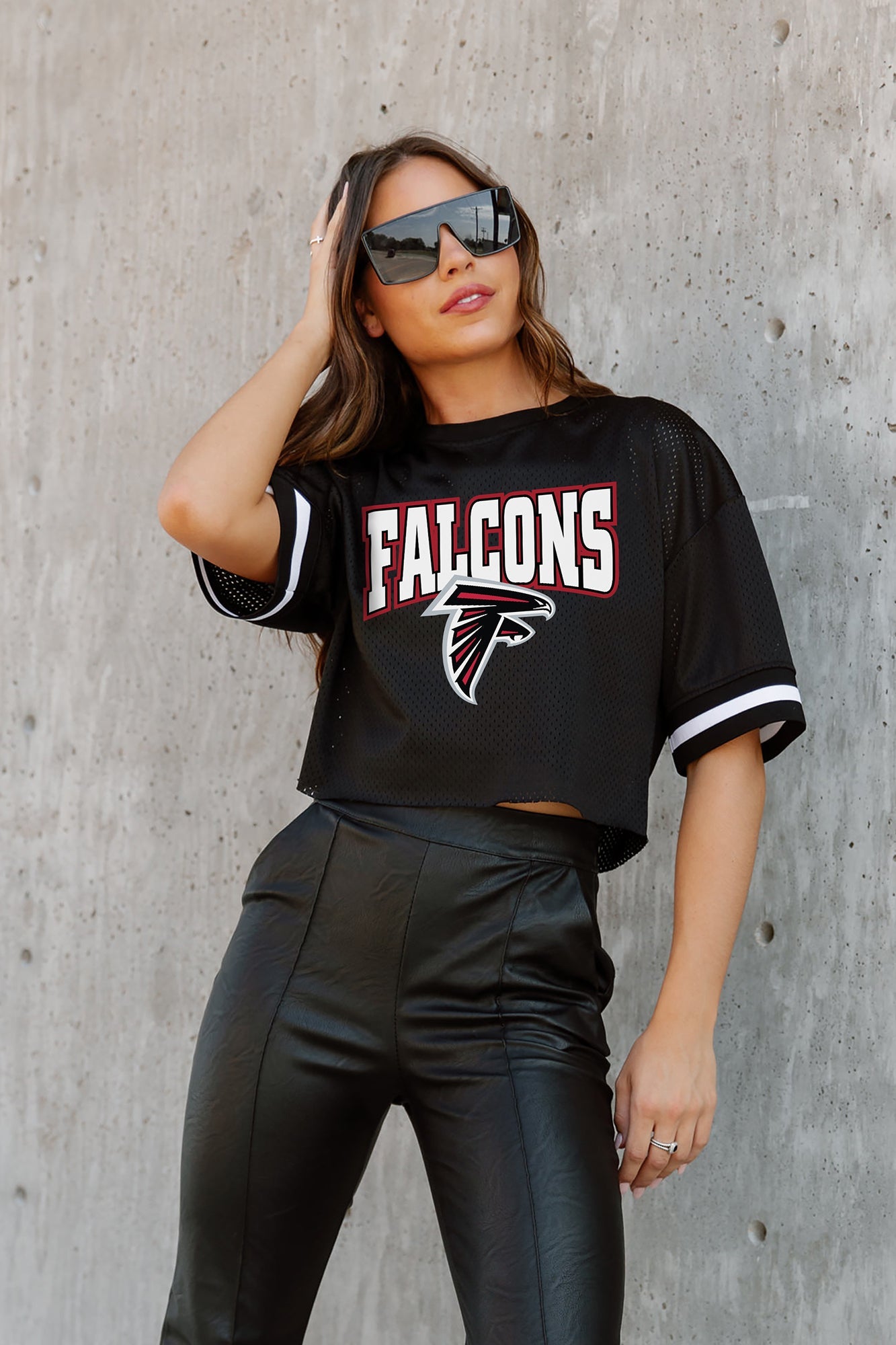 ATLANTA FALCONS AUTOMATIC DOWN LIGHTWEIGHT SPORTY TOP WITH STRIPED SLEEVE DETAIL