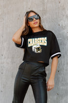 LOS ANGELES CHARGERS AUTOMATIC DOWN LIGHTWEIGHT SPORTY TOP WITH STRIPED SLEEVE DETAIL