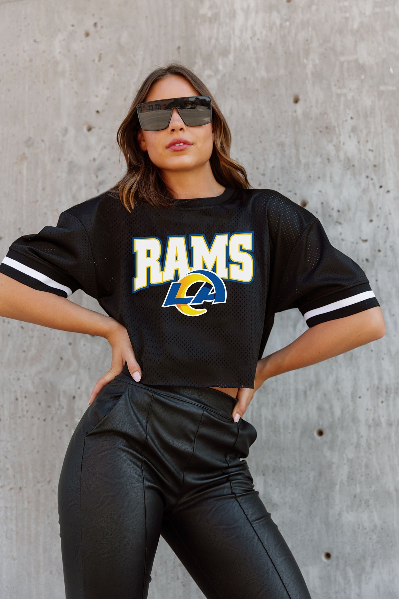 LOS ANGELES RAMS AUTOMATIC DOWN LIGHTWEIGHT SPORTY TOP WITH STRIPED SLEEVE DETAIL