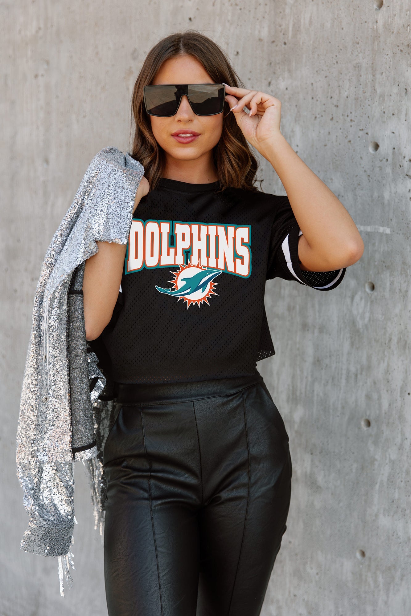 MIAMI DOLPHINS AUTOMATIC DOWN LIGHTWEIGHT SPORTY TOP WITH STRIPED SLEEVE DETAIL