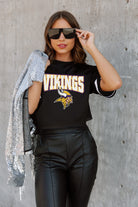 MINNESOTA VIKINGS AUTOMATIC DOWN LIGHTWEIGHT SPORTY TOP WITH STRIPED SLEEVE DETAIL