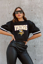 MINNESOTA VIKINGS AUTOMATIC DOWN LIGHTWEIGHT SPORTY TOP WITH STRIPED SLEEVE DETAIL