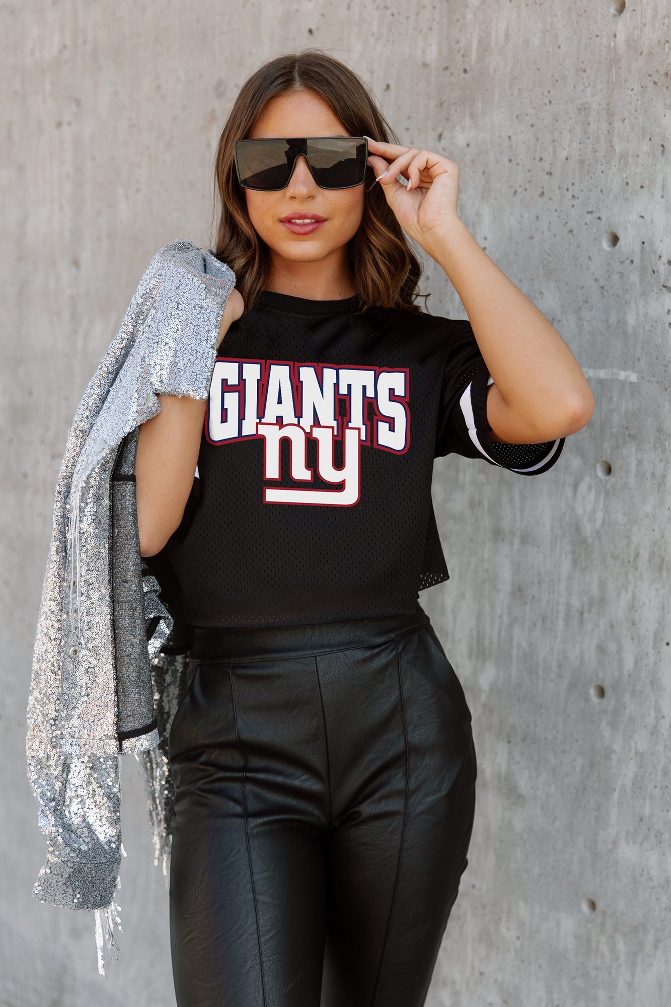 NEW YORK GIANTS AUTOMATIC DOWN LIGHTWEIGHT SPORTY TOP WITH STRIPED SLEEVE DETAIL