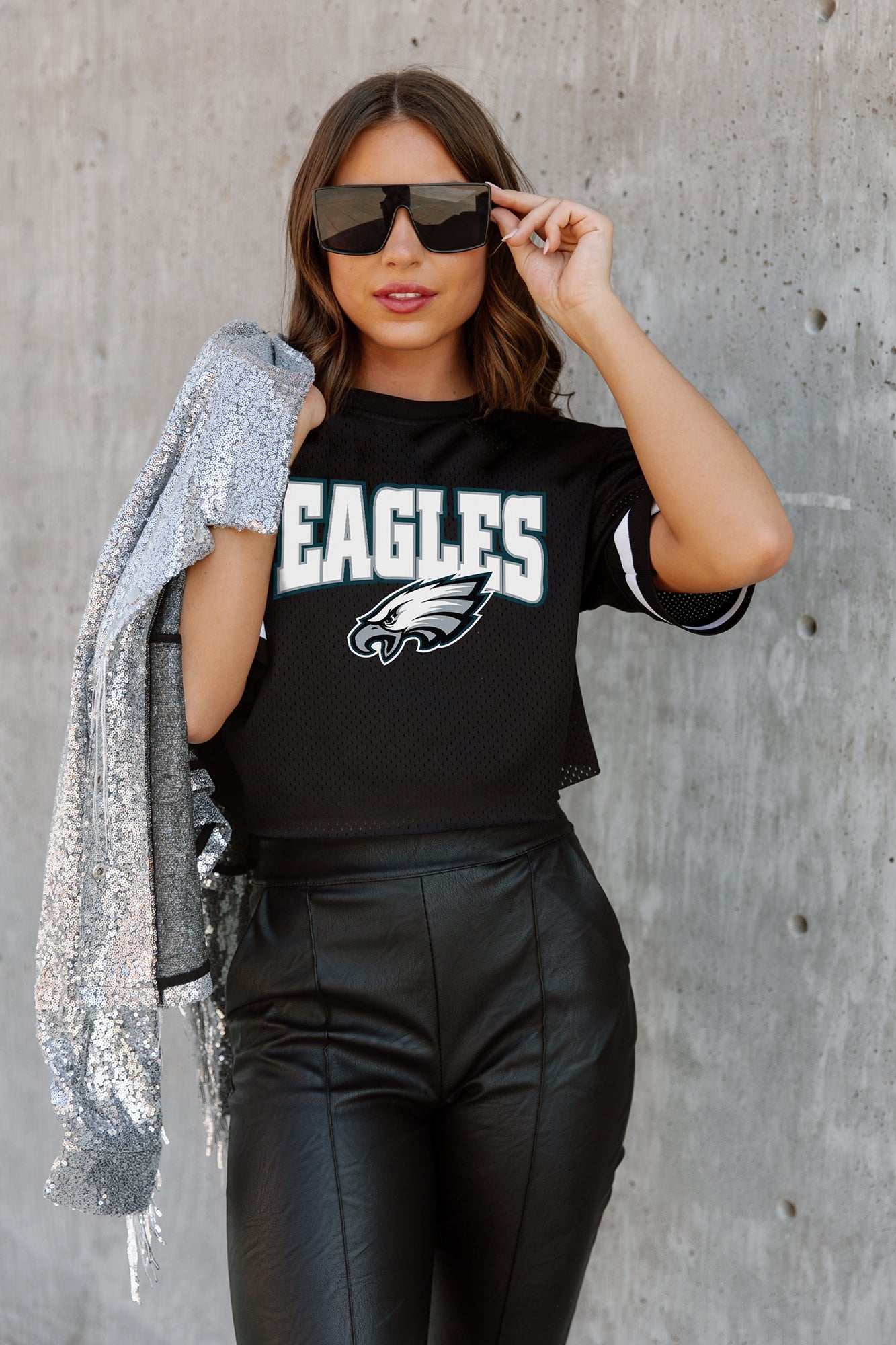 PHILADELPHIA EAGLES AUTOMATIC DOWN LIGHTWEIGHT SPORTY TOP WITH STRIPED SLEEVE DETAIL