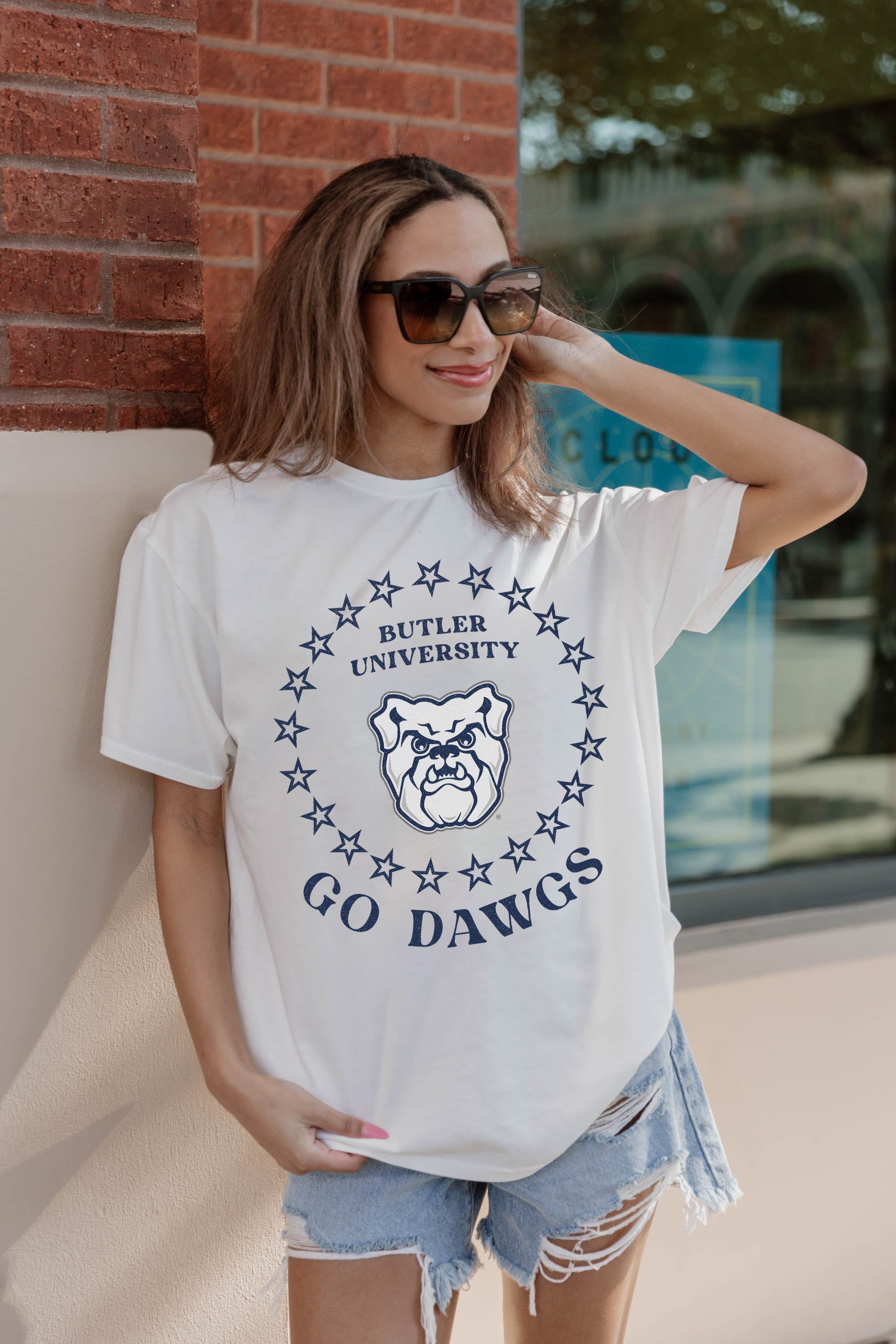 BUTLER BULLDOGS ON POINT OVERSIZED CREWNECK TEE