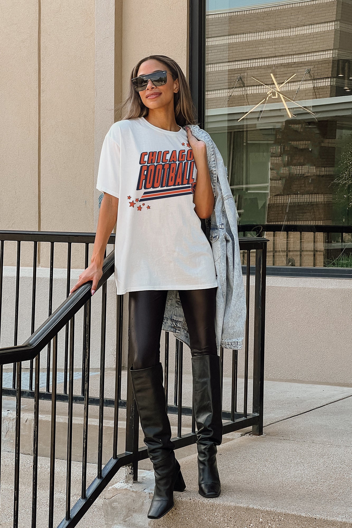 CHICAGO BEARS COMING IN HOT OVERSIZED CREWNECK TEE