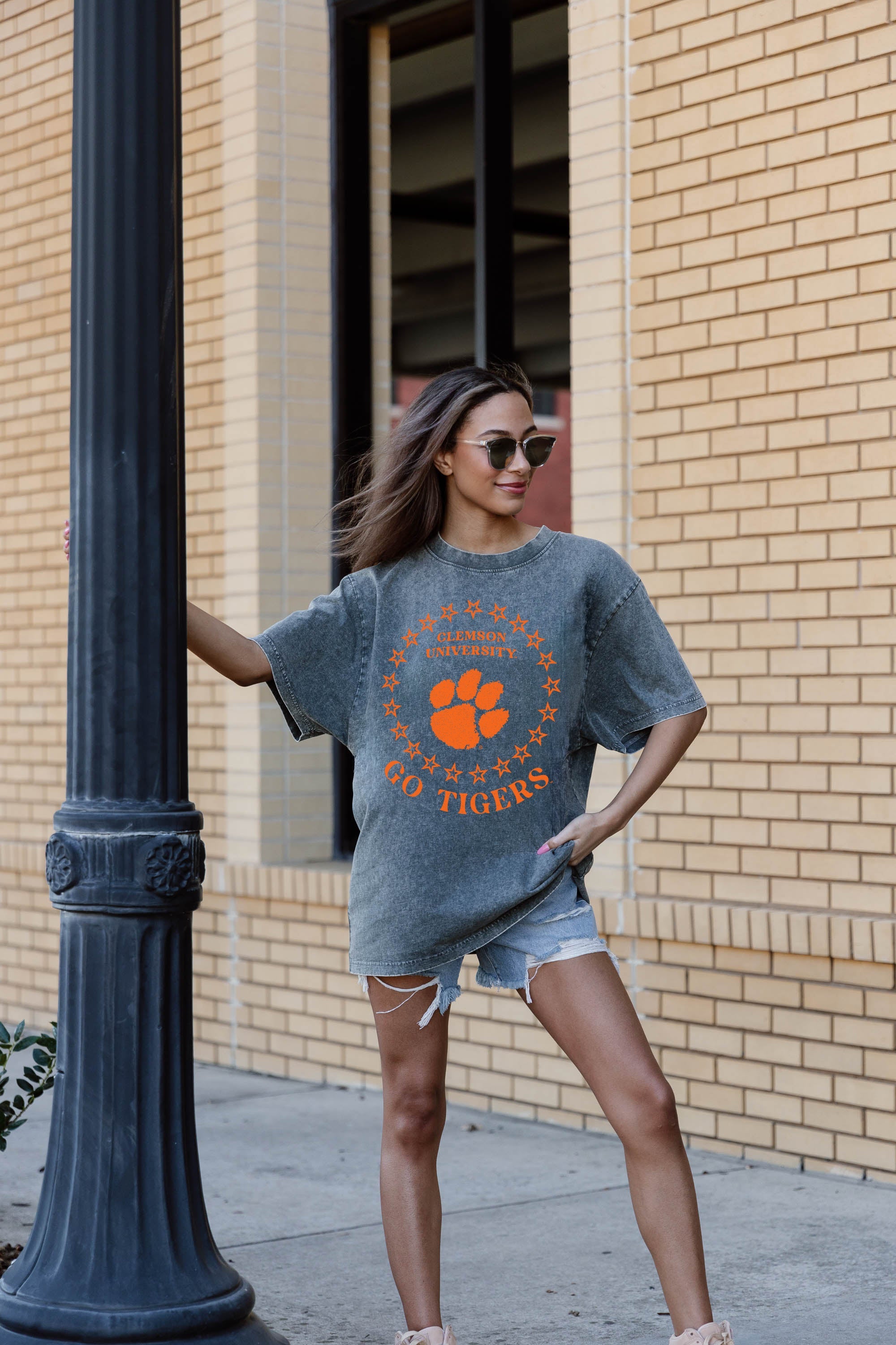 CLEMSON TIGERS BRIGHTEST STAR OVERSIZED CREWNECK TEE